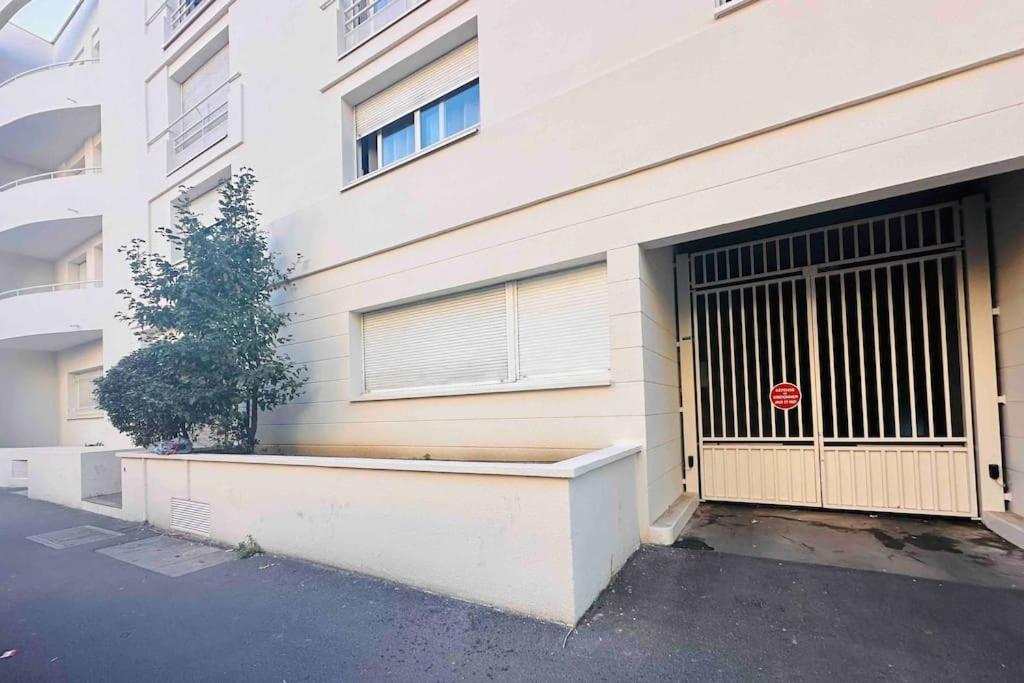 Le Gentil Paris Apartment Жантили Екстериор снимка